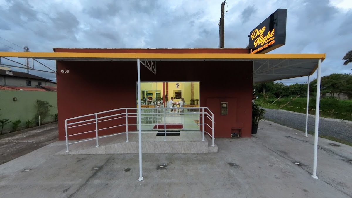 Dog Night / Cachorro Quente Prensado